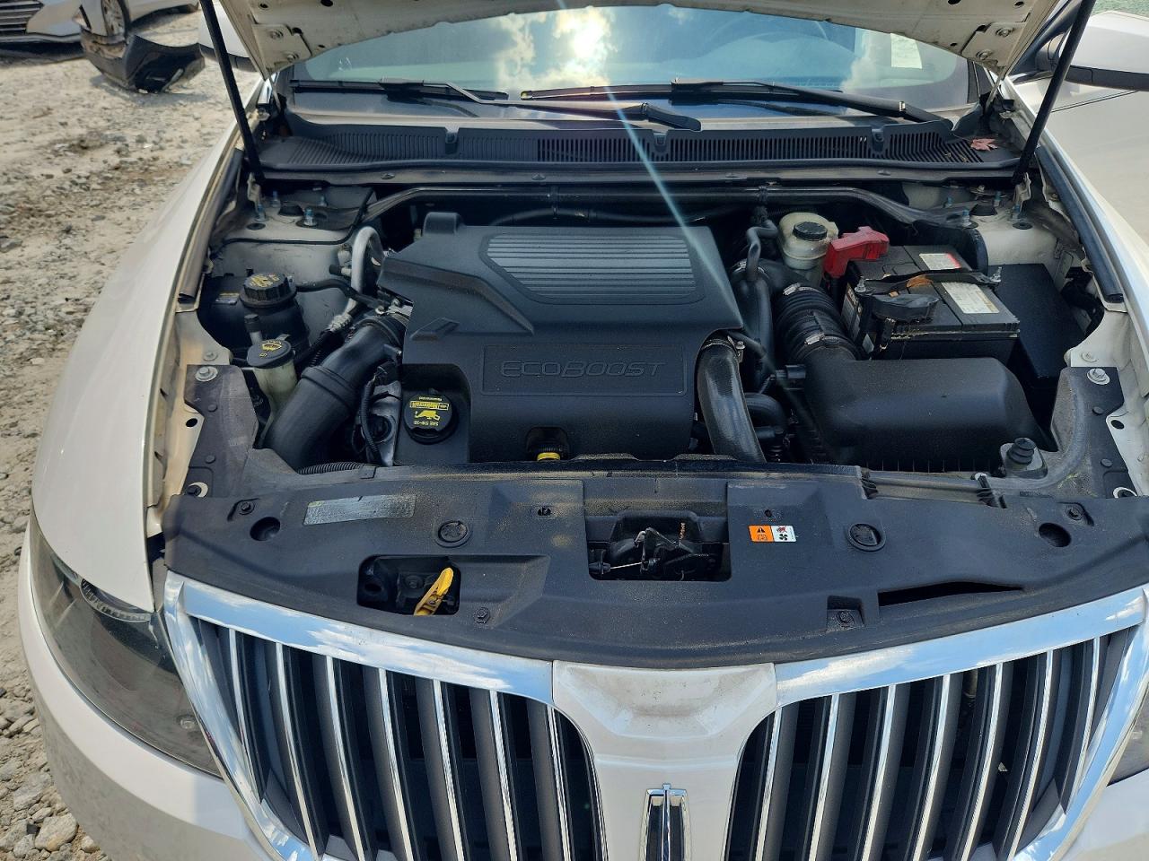 2012 LINCOLN MKS photo 11