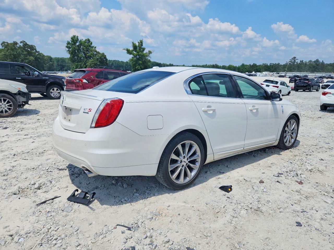 2012 LINCOLN MKS photo 3