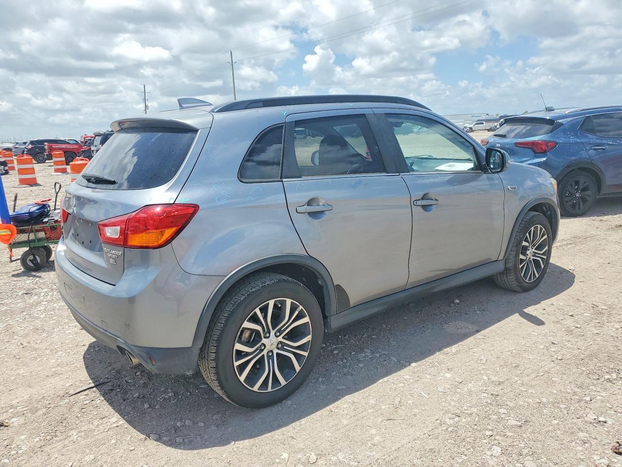 2017 MITSUBISHI OUTLANDER SPORT SEL photo 5
