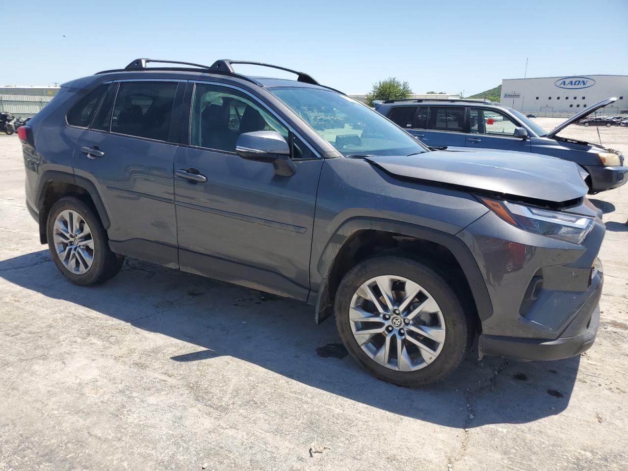 2024 TOYOTA RAV4 XLE PREMIUM photo 4