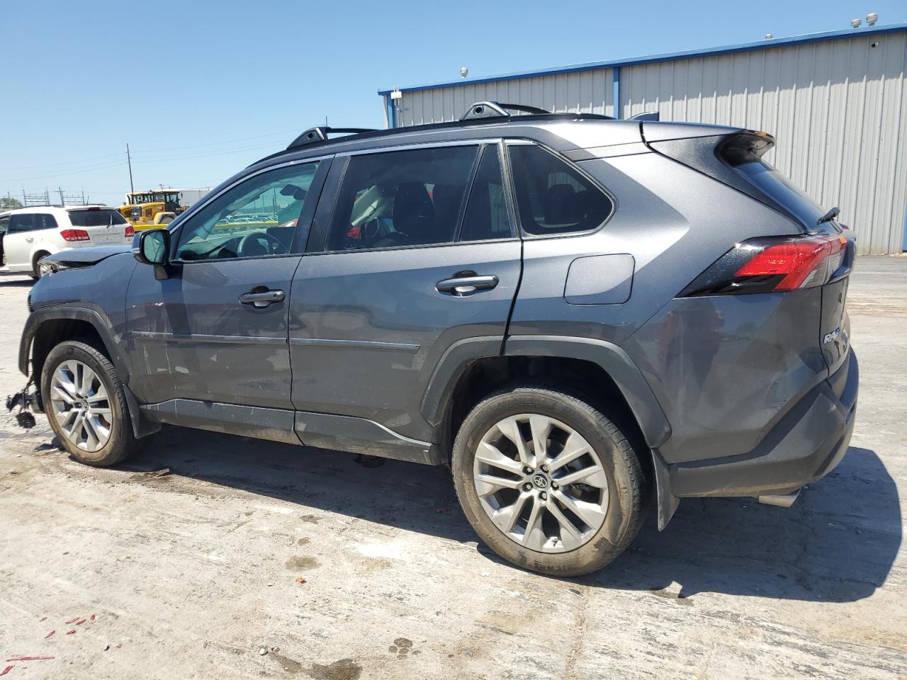 2024 TOYOTA RAV4 XLE PREMIUM photo 2