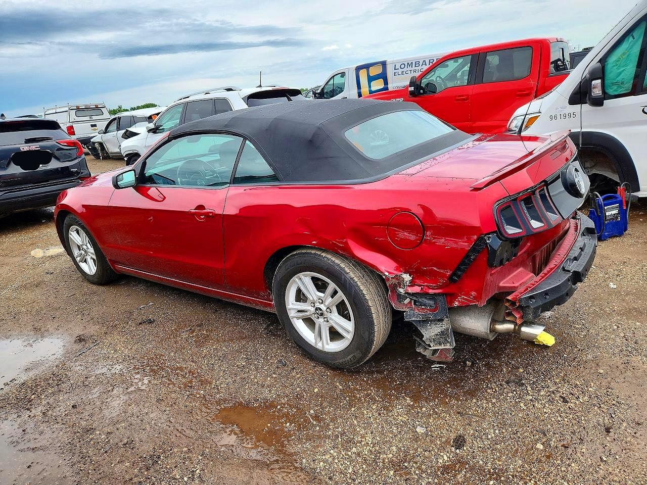 2013 FORD MUSTANG photo 3
