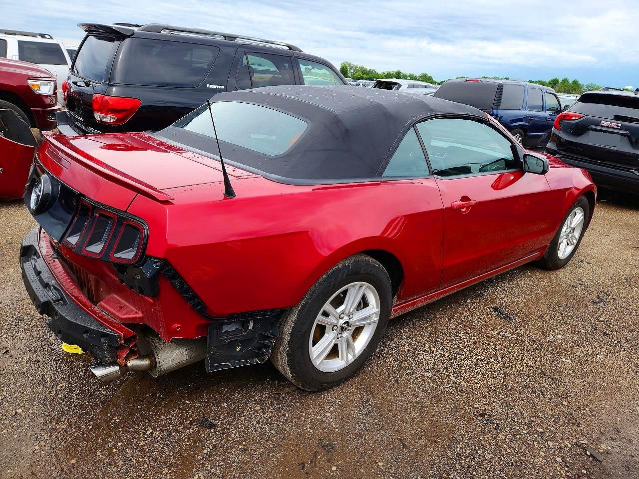 2013 FORD MUSTANG photo 5