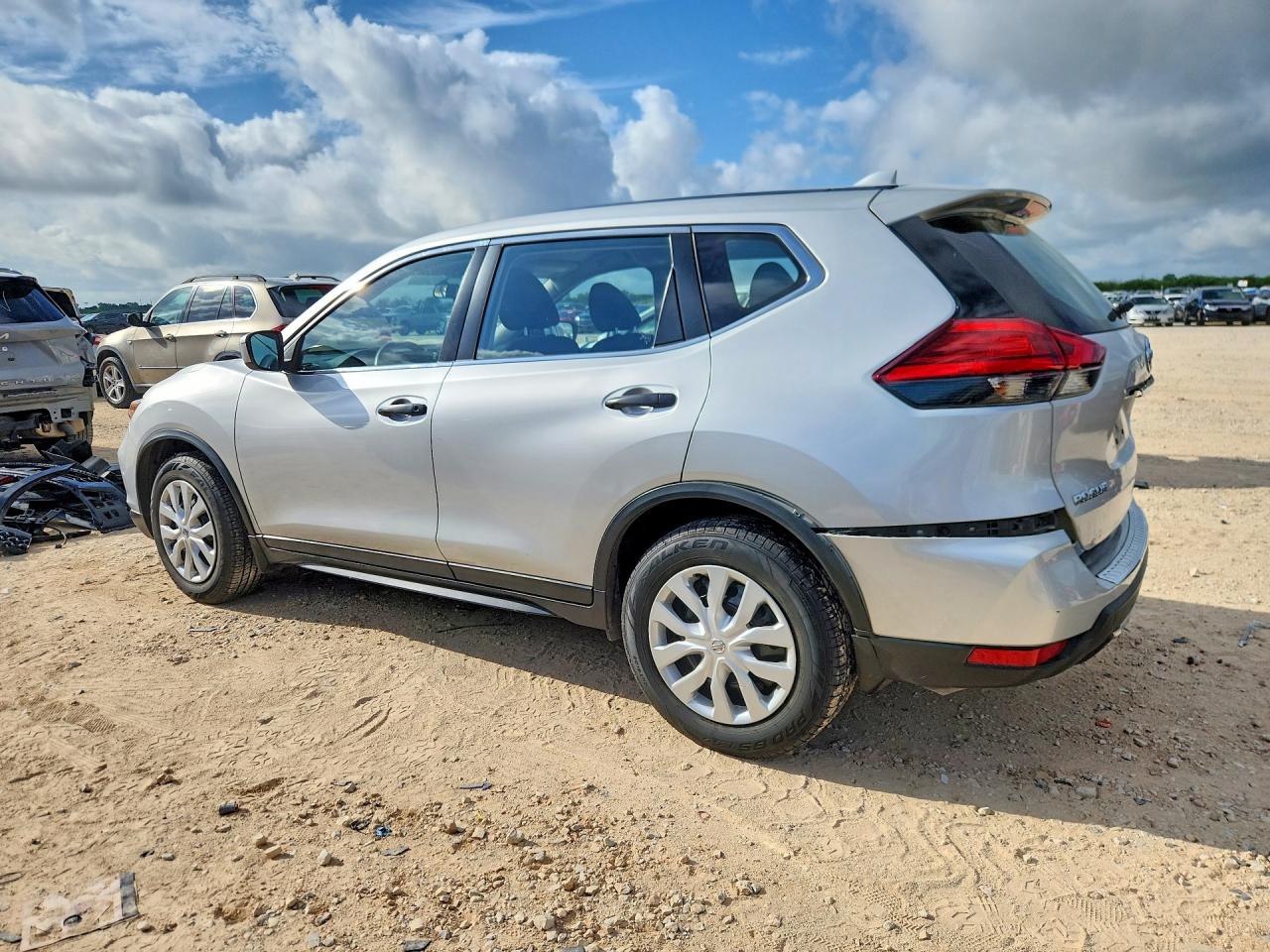 2017 NISSAN ROGUE S photo 3
