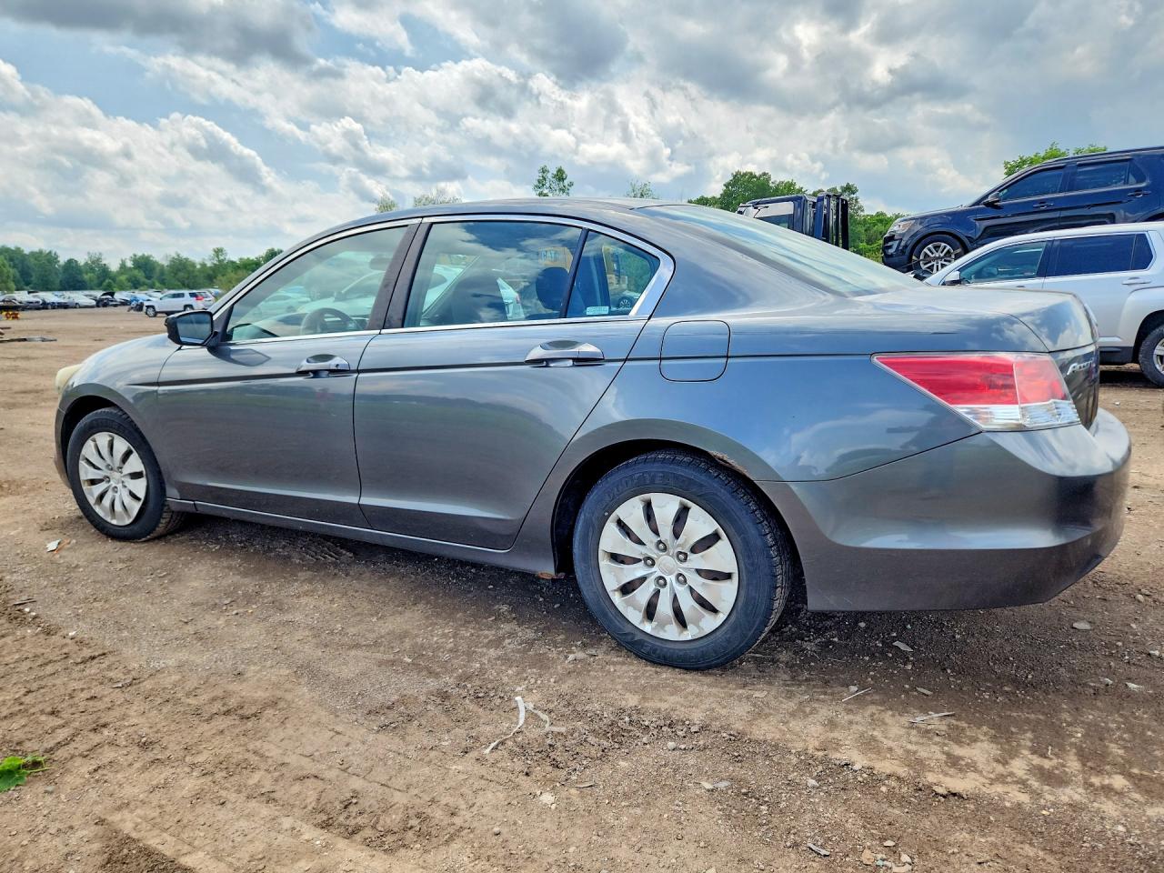 2010 HONDA ACCORD LX photo 2
