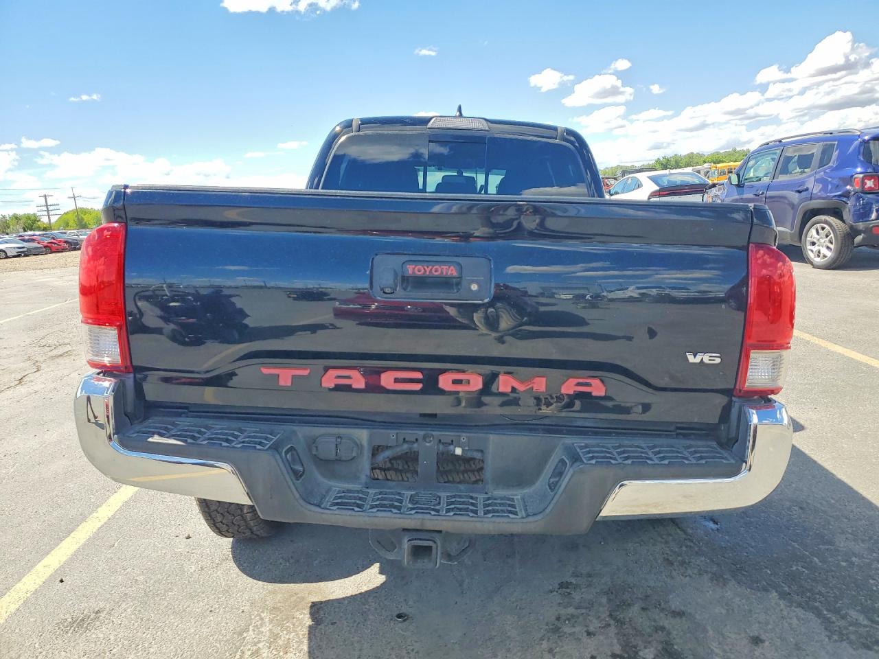 2017 TOYOTA TACOMA TRD OFF-ROAD photo 16