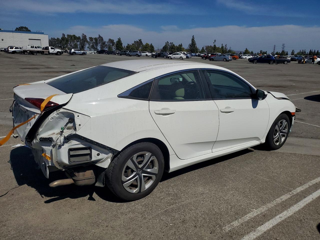 2017 HONDA CIVIC LX photo 5