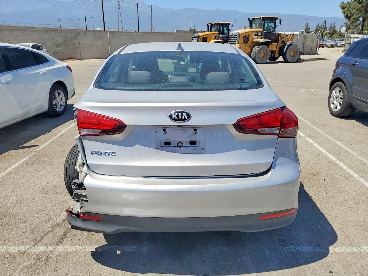 2017 KIA FORTE LX photo 11