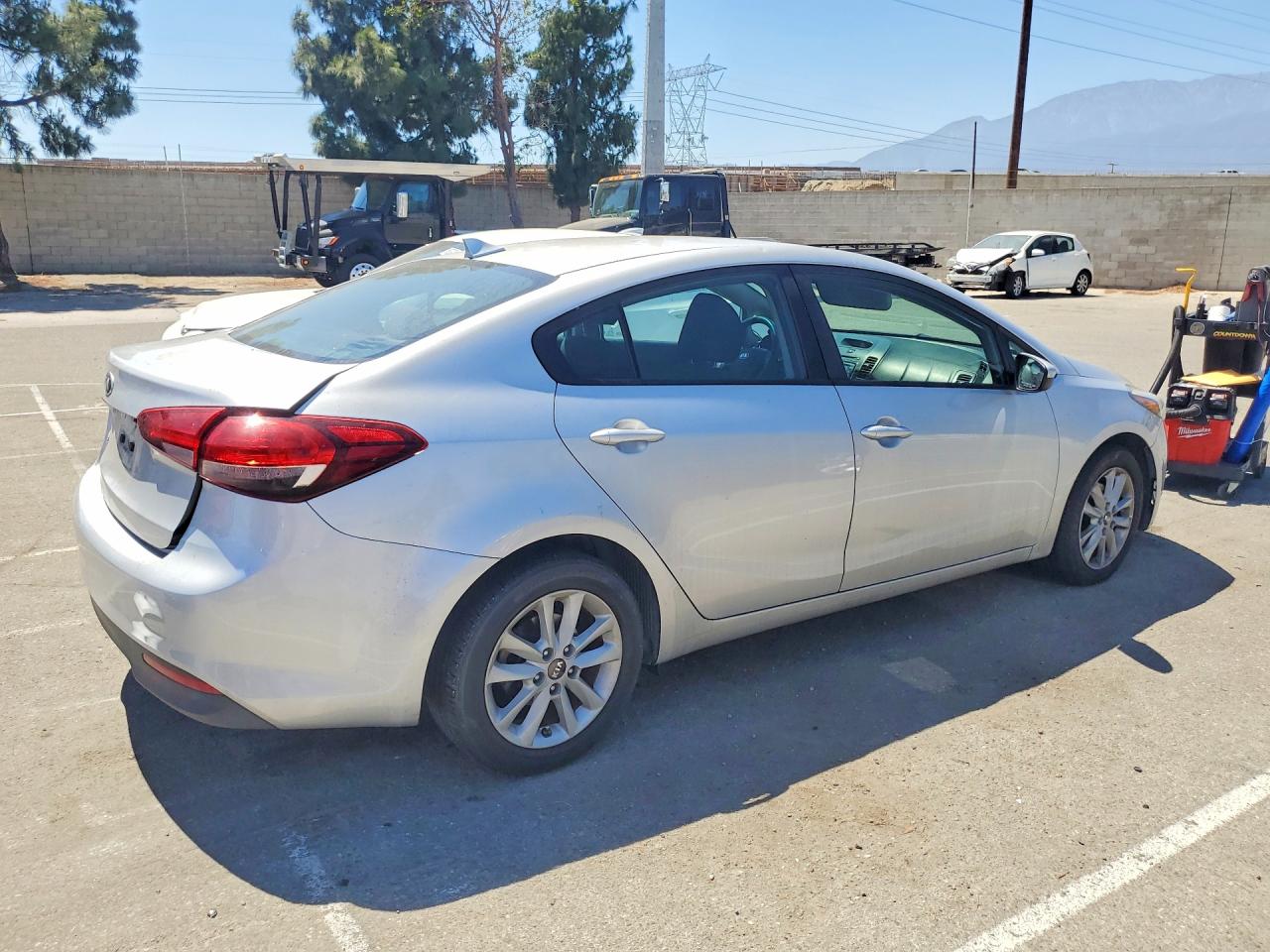 2017 KIA FORTE LX photo 5