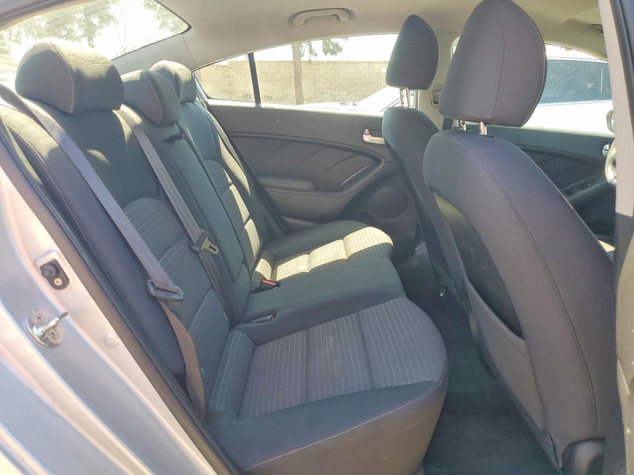 2017 KIA FORTE LX photo 19