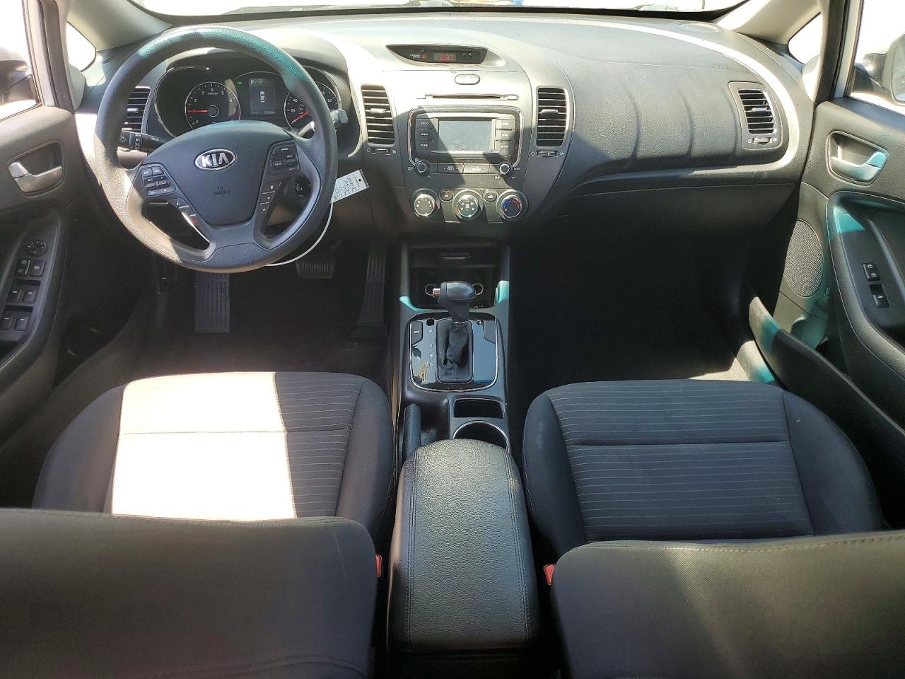 2017 KIA FORTE LX photo 15