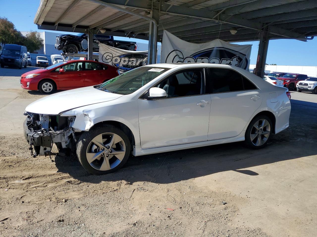 2014 TOYOTA CAMRY