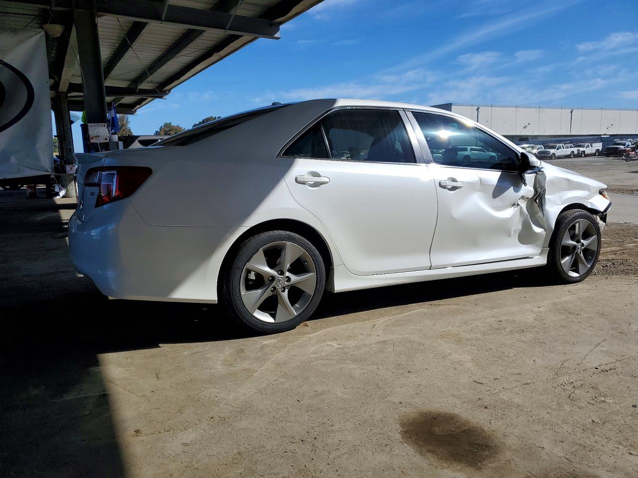 2014 TOYOTA CAMRY SE V6 photo 5