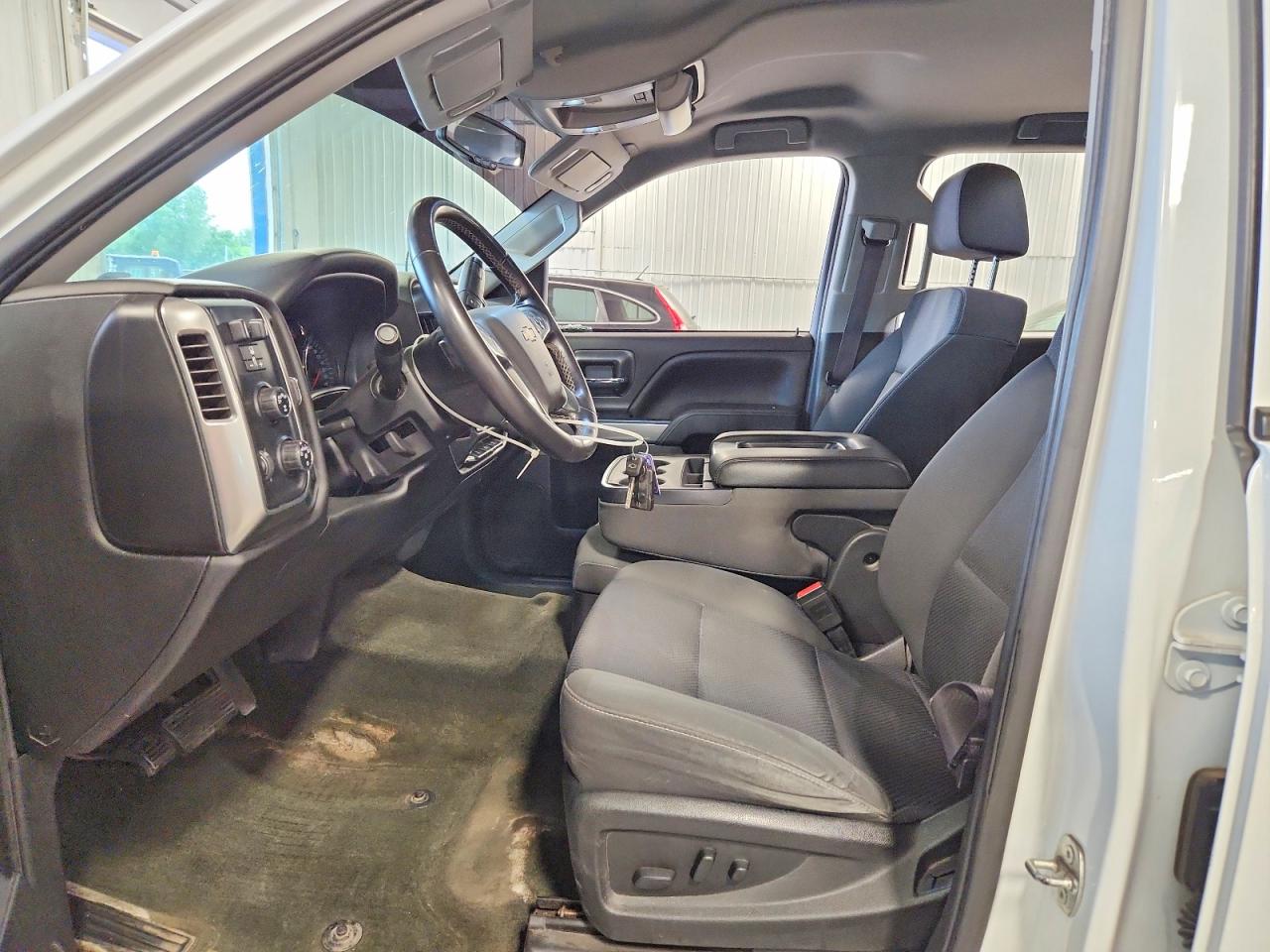2017 CHEVROLET SILVERADO K1500 LT photo 19
