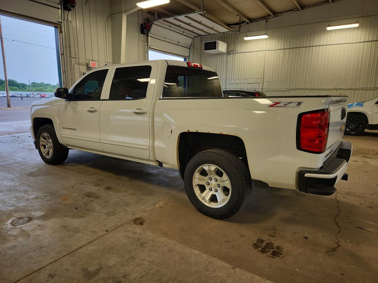 2017 CHEVROLET SILVERADO K1500 LT photo 4
