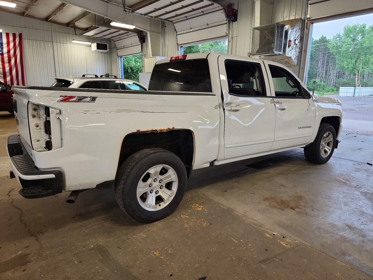 2017 CHEVROLET SILVERADO K1500 LT photo 7