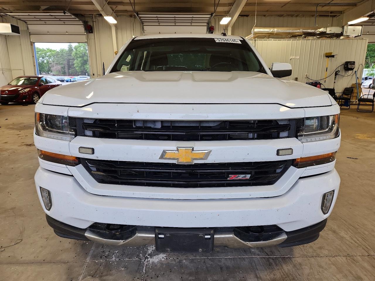 2017 CHEVROLET SILVERADO K1500 LT photo 13