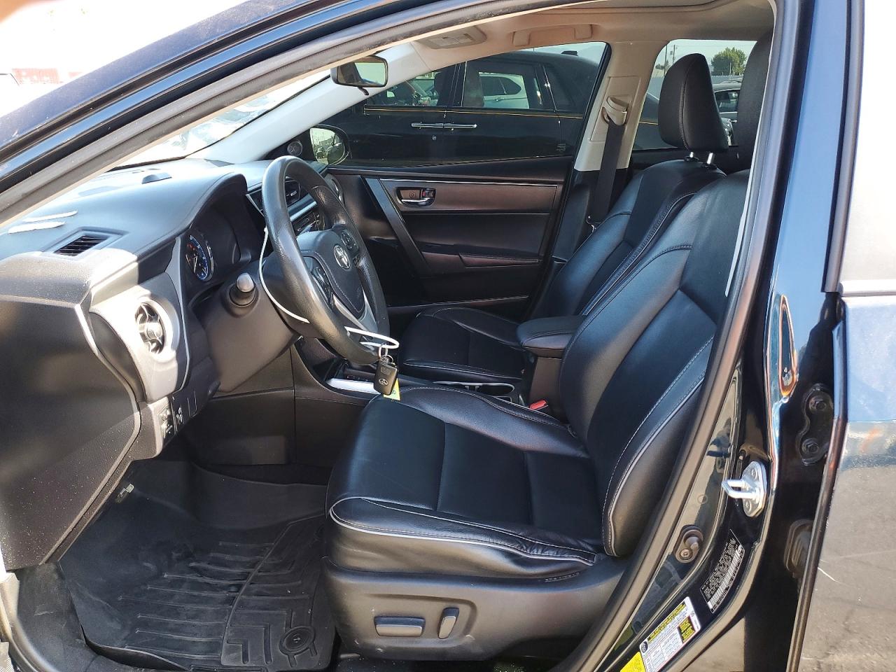 2017 TOYOTA COROLLA XLE photo 13