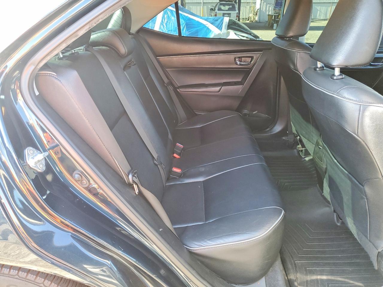 2017 TOYOTA COROLLA XLE photo 19