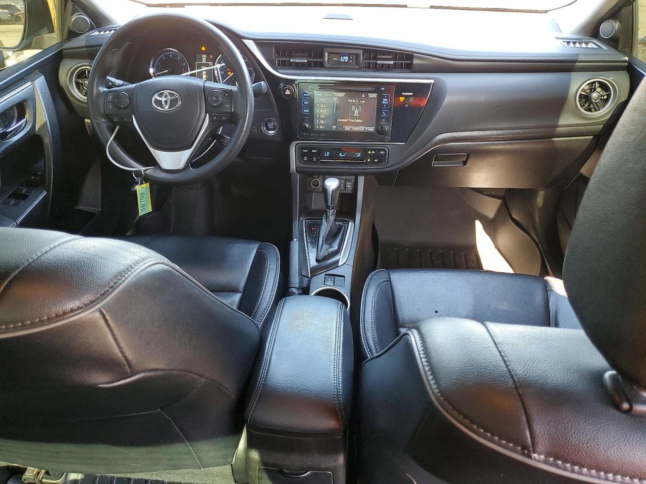 2017 TOYOTA COROLLA XLE photo 15