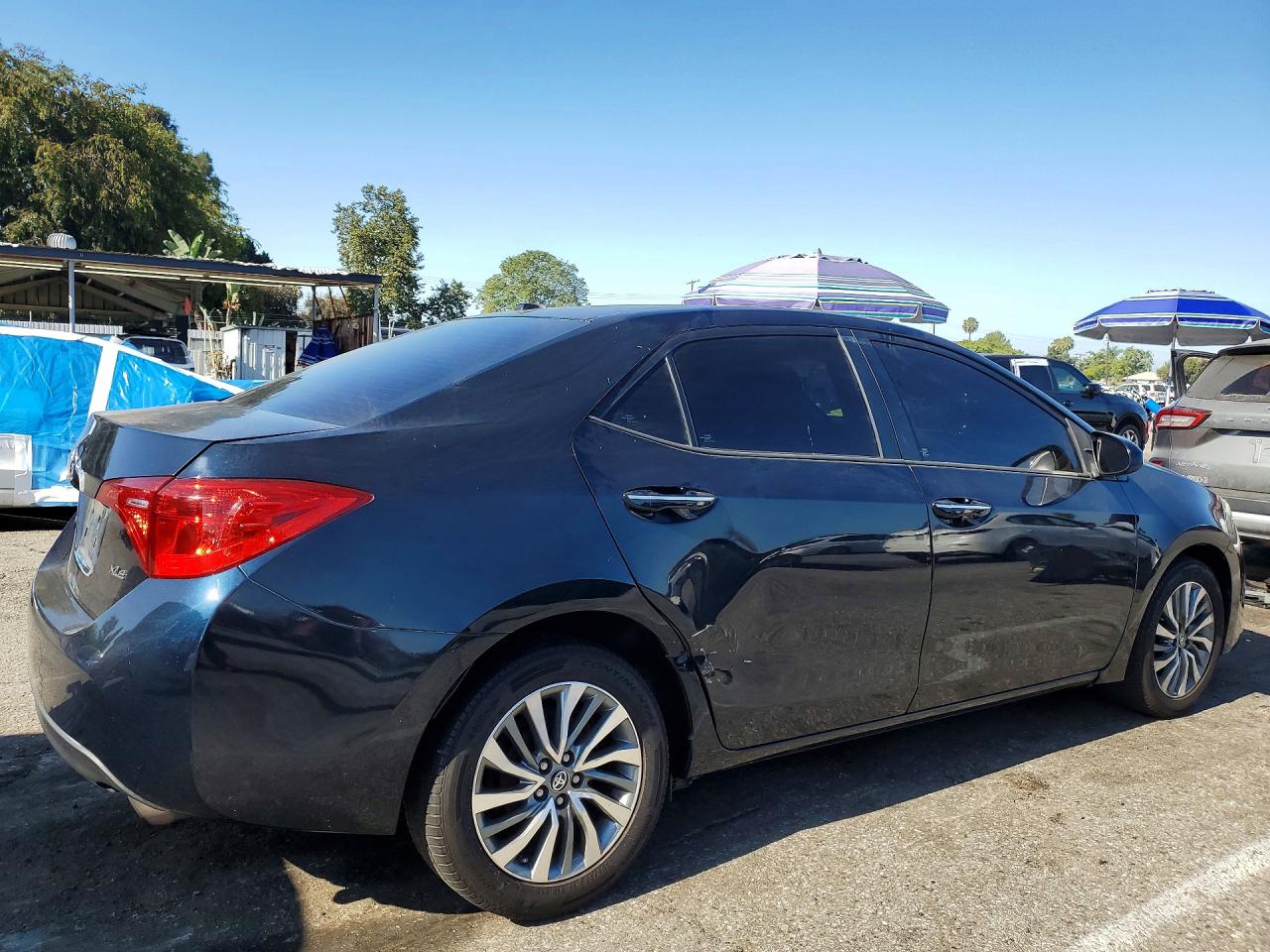 2017 TOYOTA COROLLA XLE photo 5