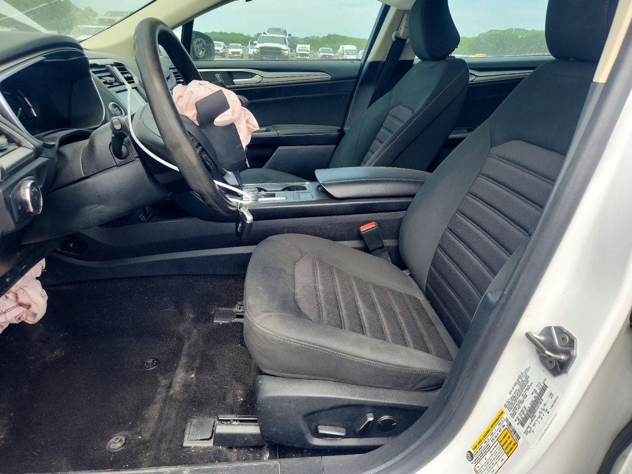 2020 FORD FUSION SE photo 19