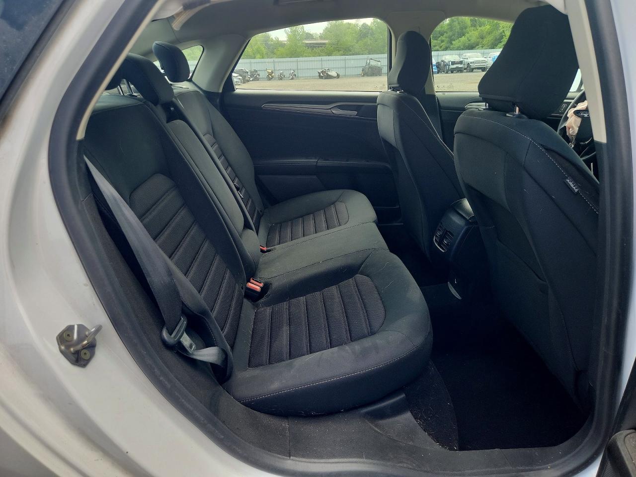 2020 FORD FUSION SE photo 28