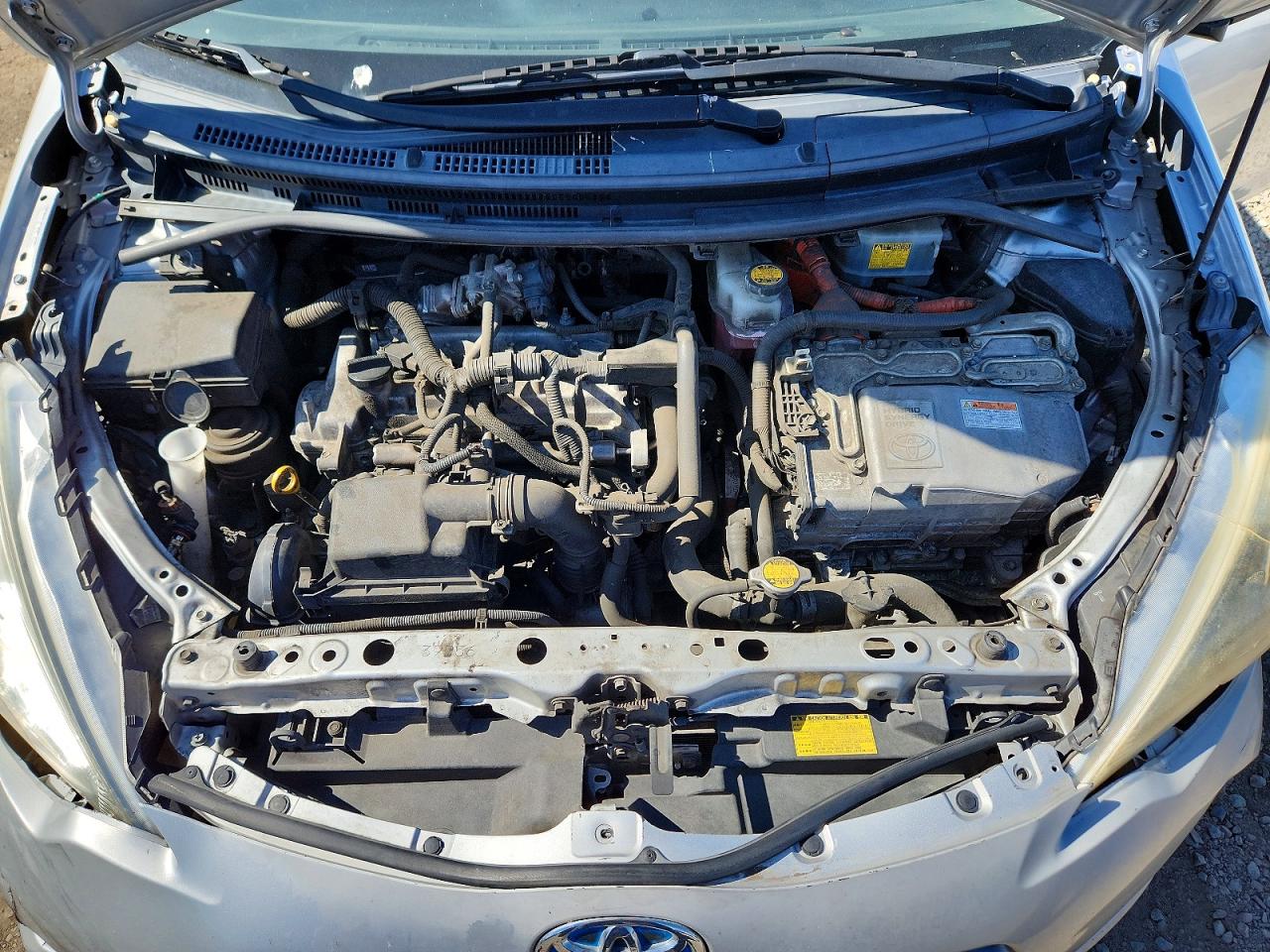2013 TOYOTA PRIUS C THREE photo 11