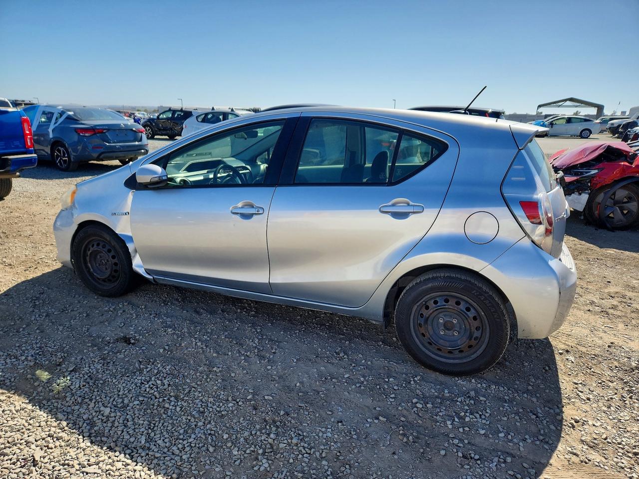 2013 TOYOTA PRIUS C THREE photo 2