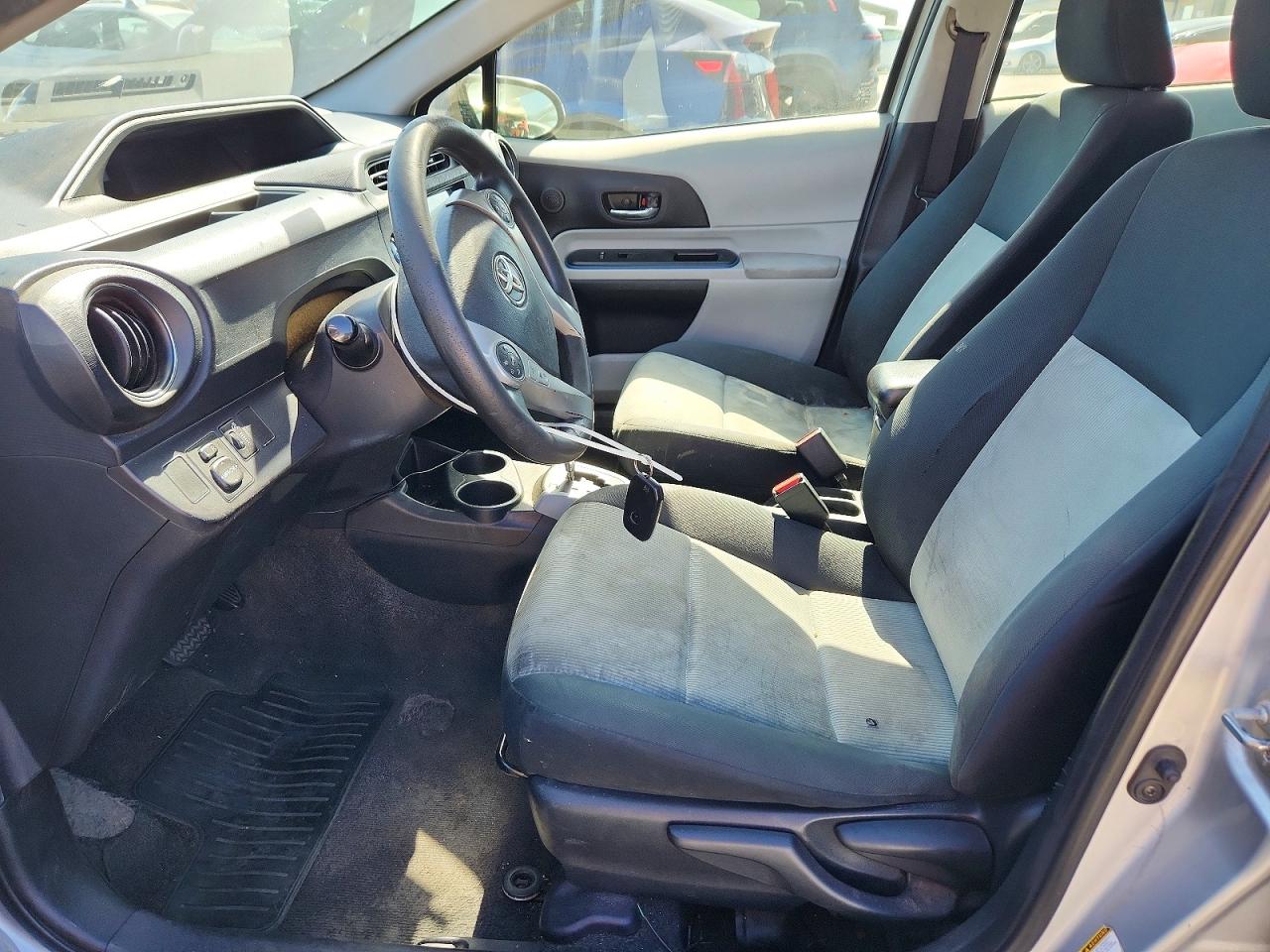 2013 TOYOTA PRIUS C THREE photo 7