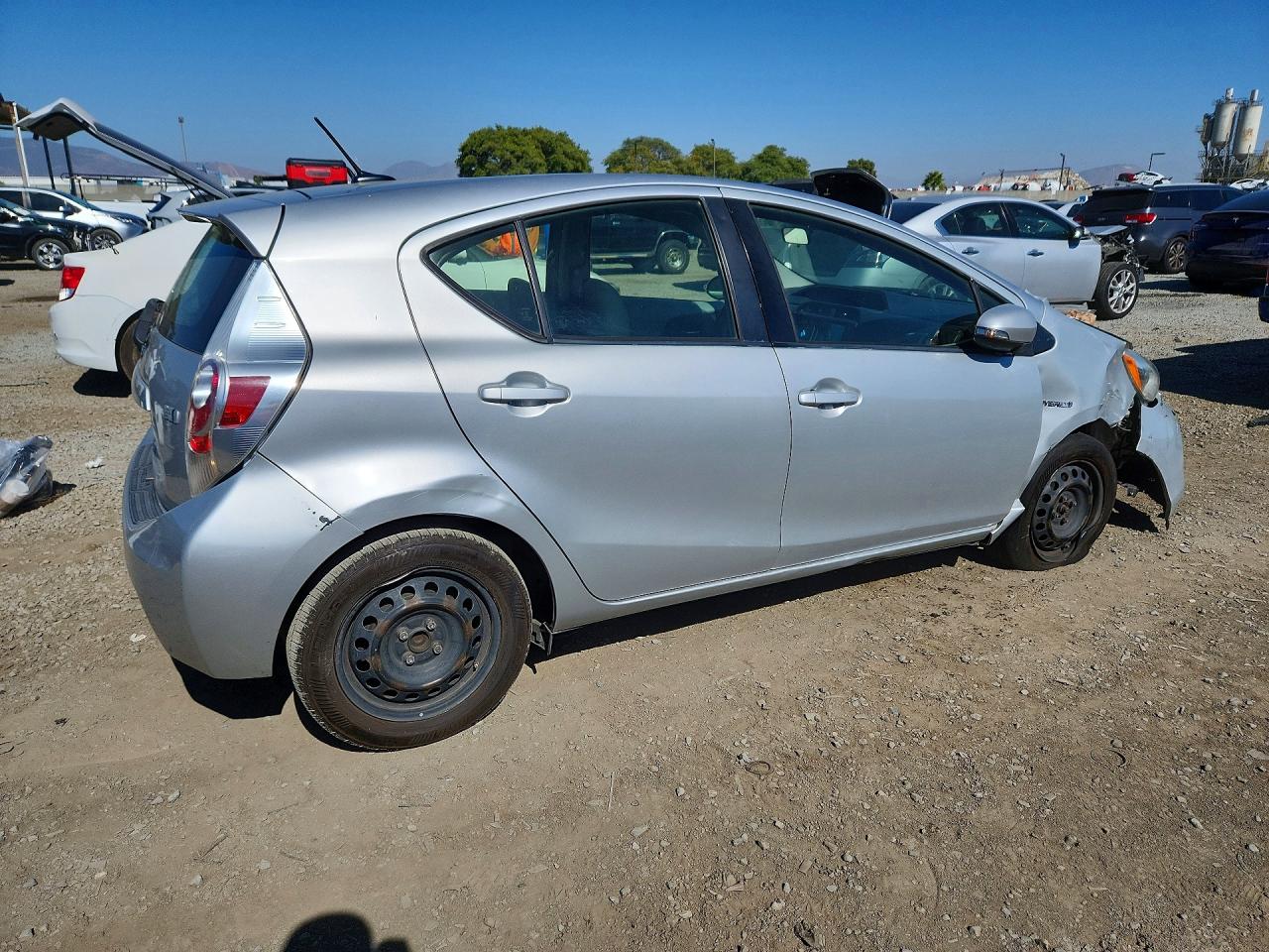 2013 TOYOTA PRIUS C THREE photo 3