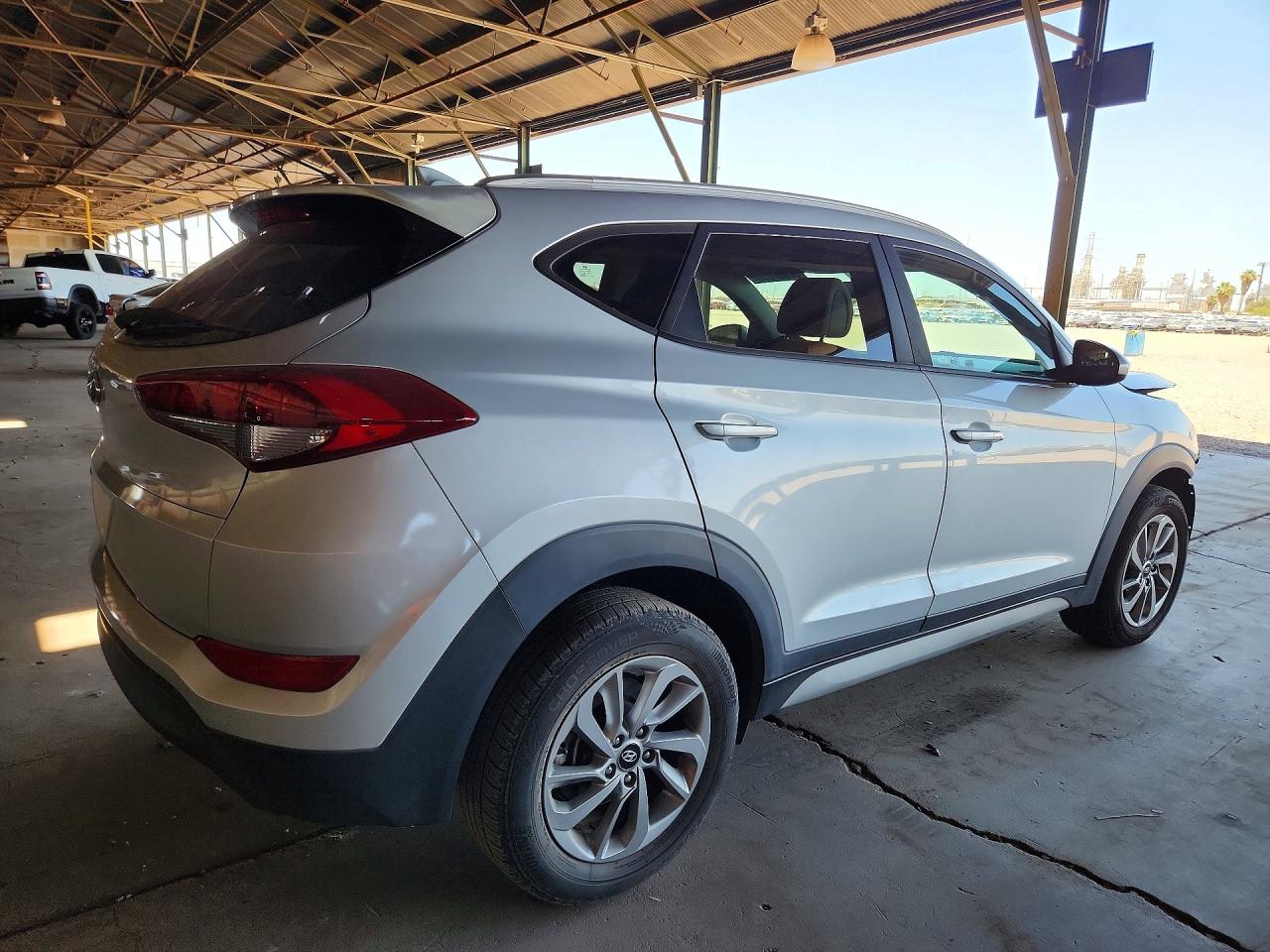 2018 HYUNDAI TUCSON SEL photo 5