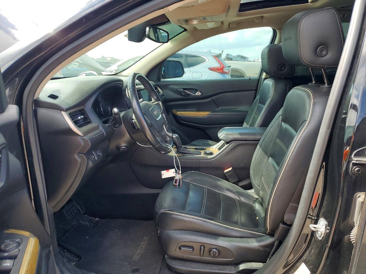 2019 GMC ACADIA DENALI photo 19