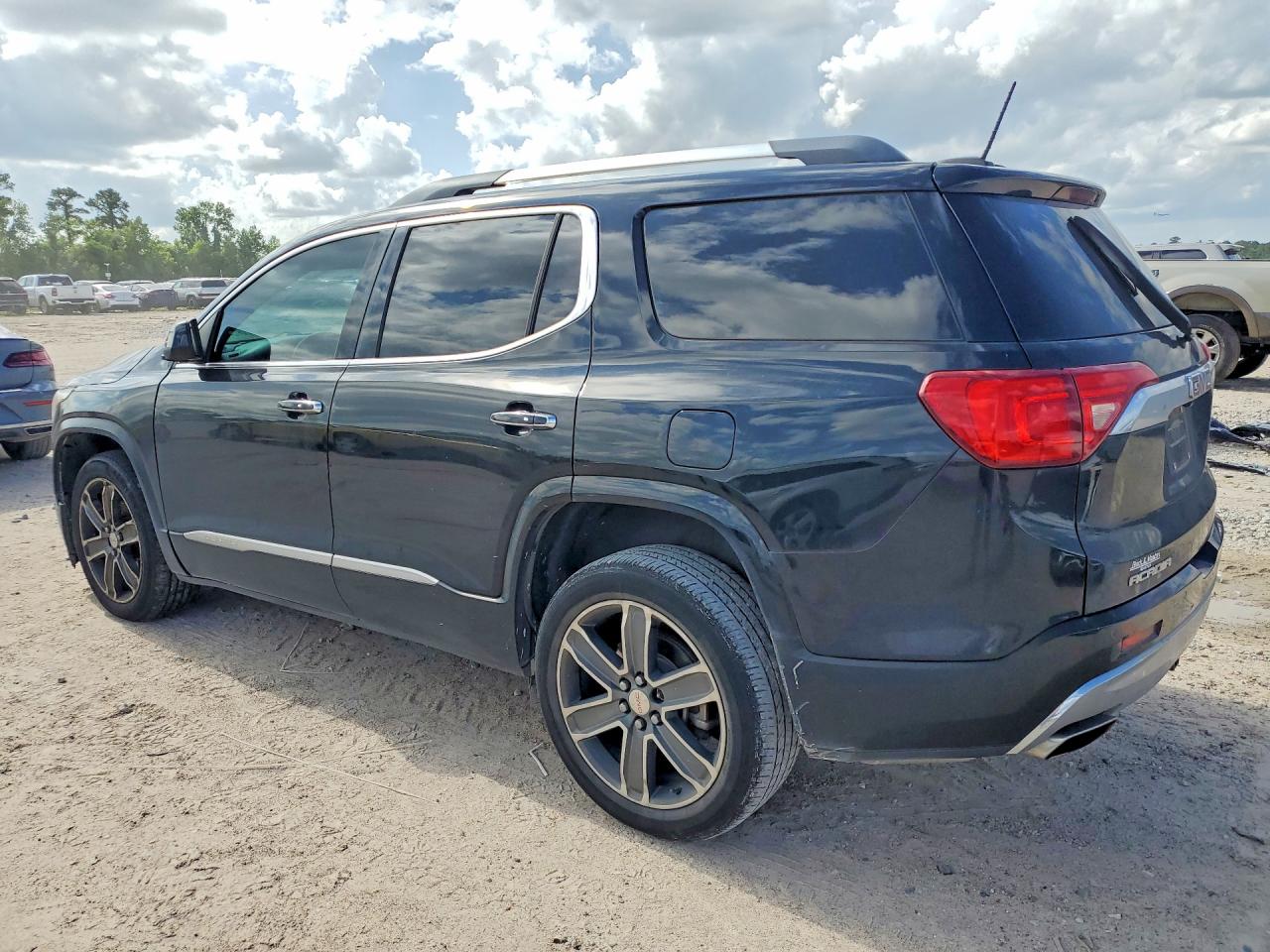 2019 GMC ACADIA DENALI photo 4