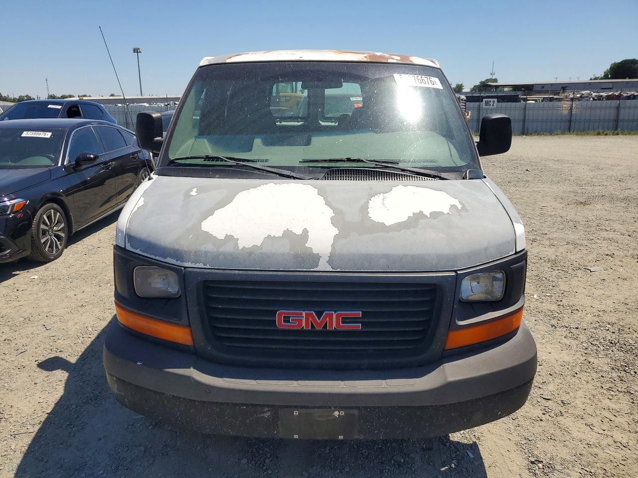 2003 GMC SAVANA G2500 photo 9