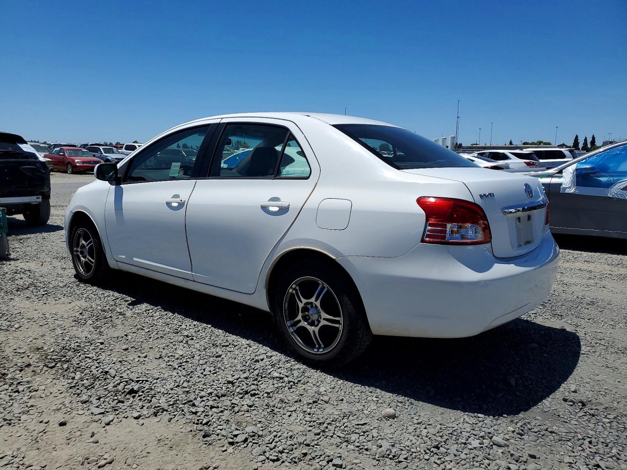 2010 TOYOTA YARIS BASE photo 4