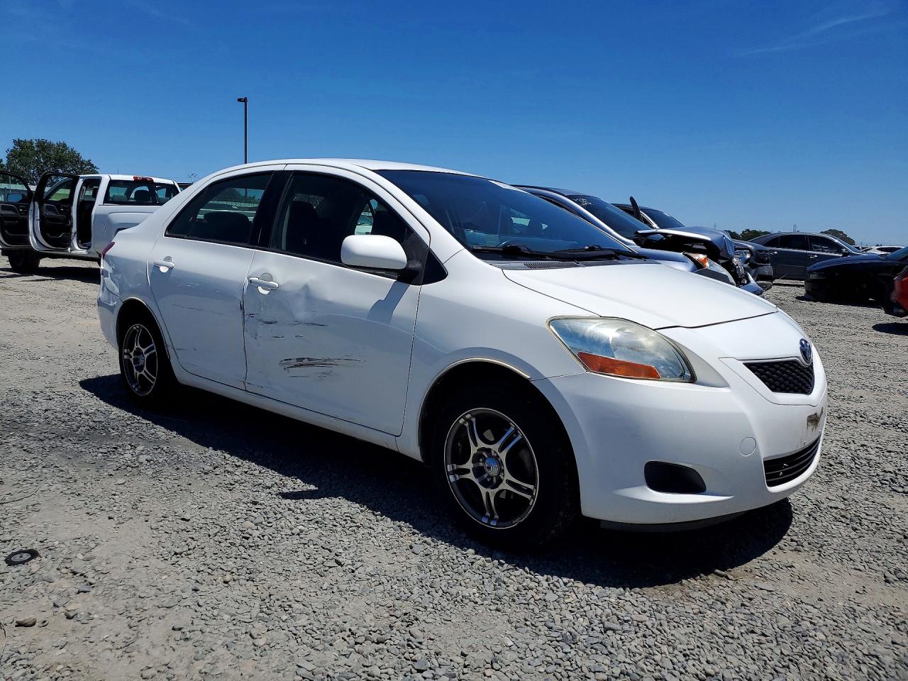 2010 TOYOTA YARIS BASE photo 10