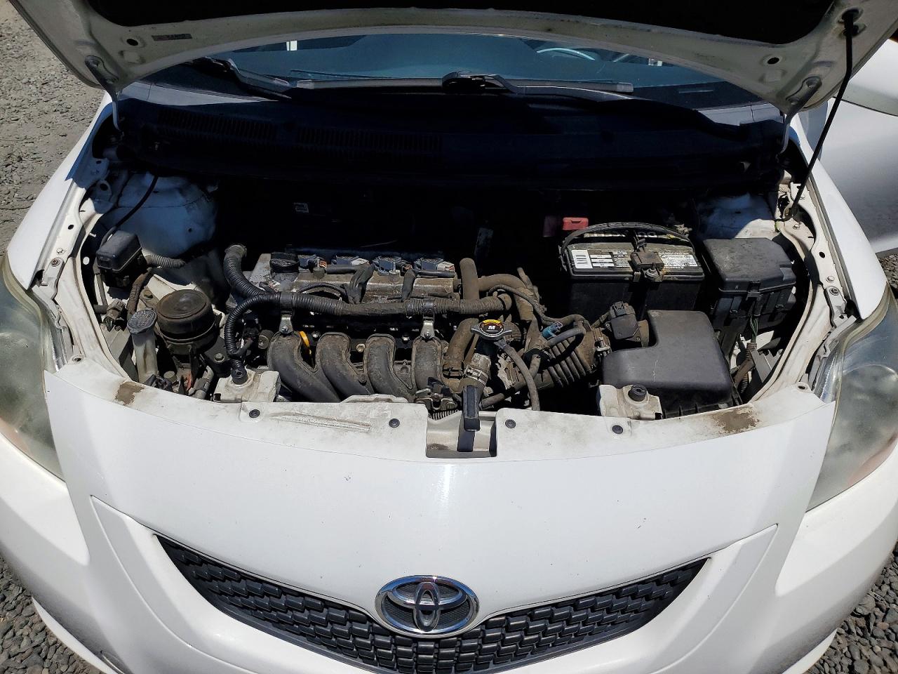 2010 TOYOTA YARIS BASE photo 31