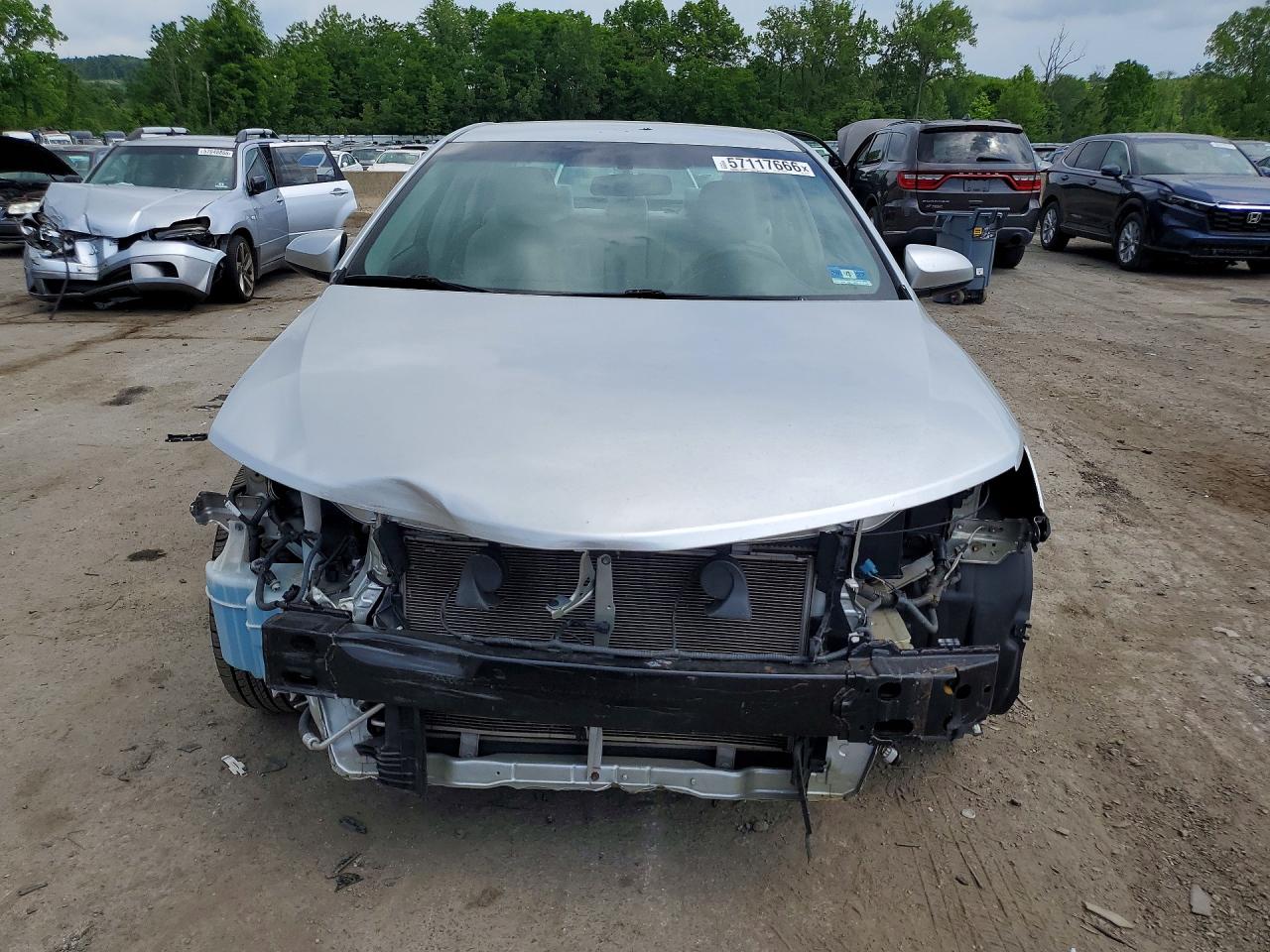 2014 TOYOTA CAMRY LE photo 5