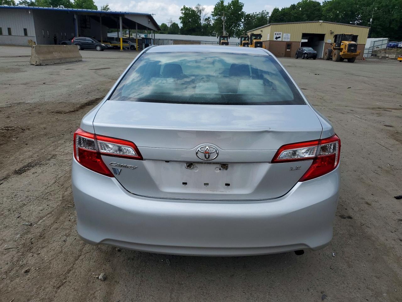 2014 TOYOTA CAMRY LE photo 6