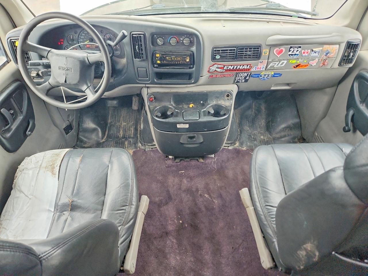 1998 GMC SAVANA G3500 photo 22