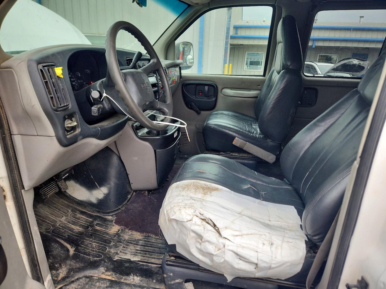 1998 GMC SAVANA G3500 photo 19