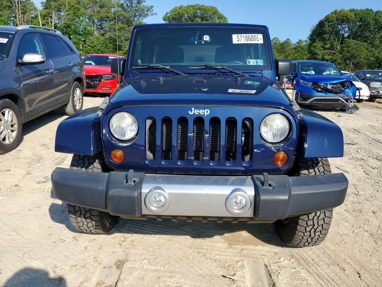2013 JEEP WRANGLER UNLIMITED SAHARA photo 9
