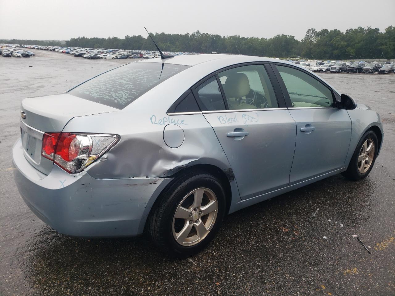 2011 CHEVROLET CRUZE LT photo 3