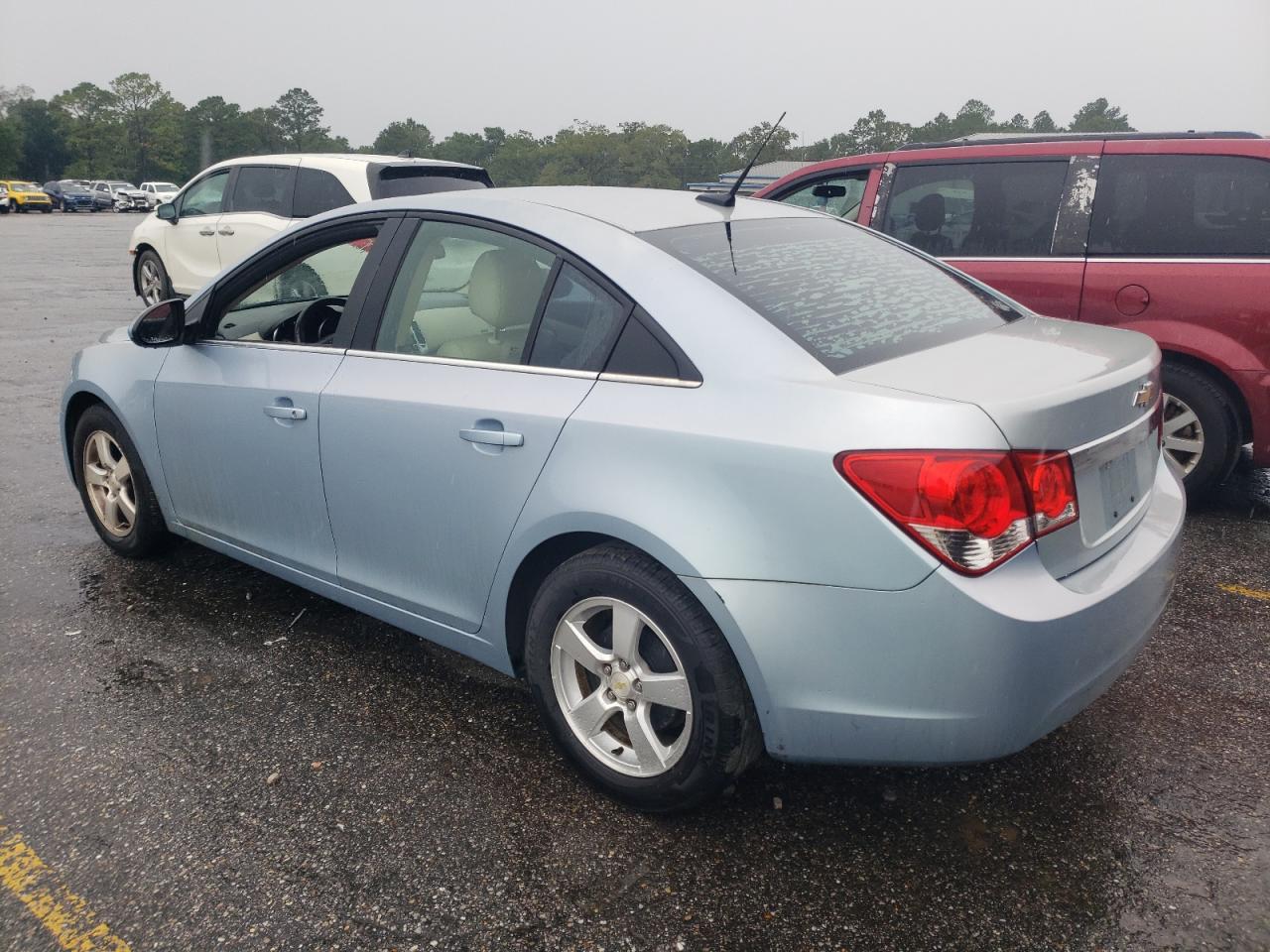 2011 CHEVROLET CRUZE LT photo 2