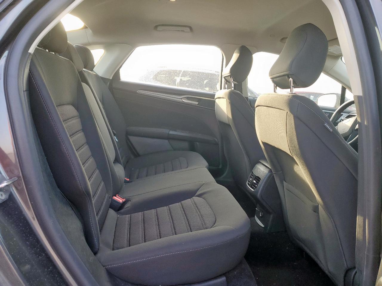 2020 FORD FUSION SE photo 19