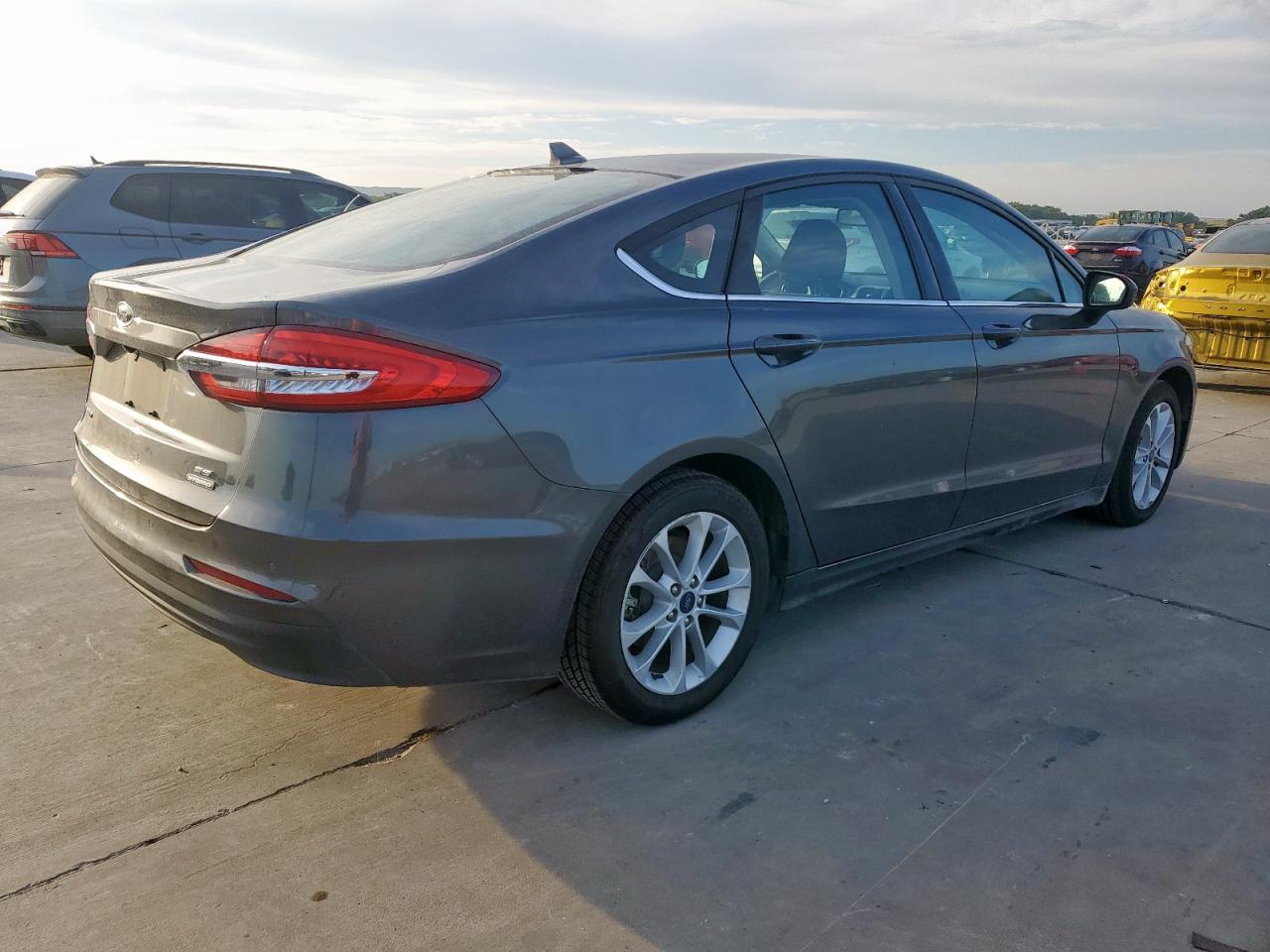 2020 FORD FUSION SE photo 5