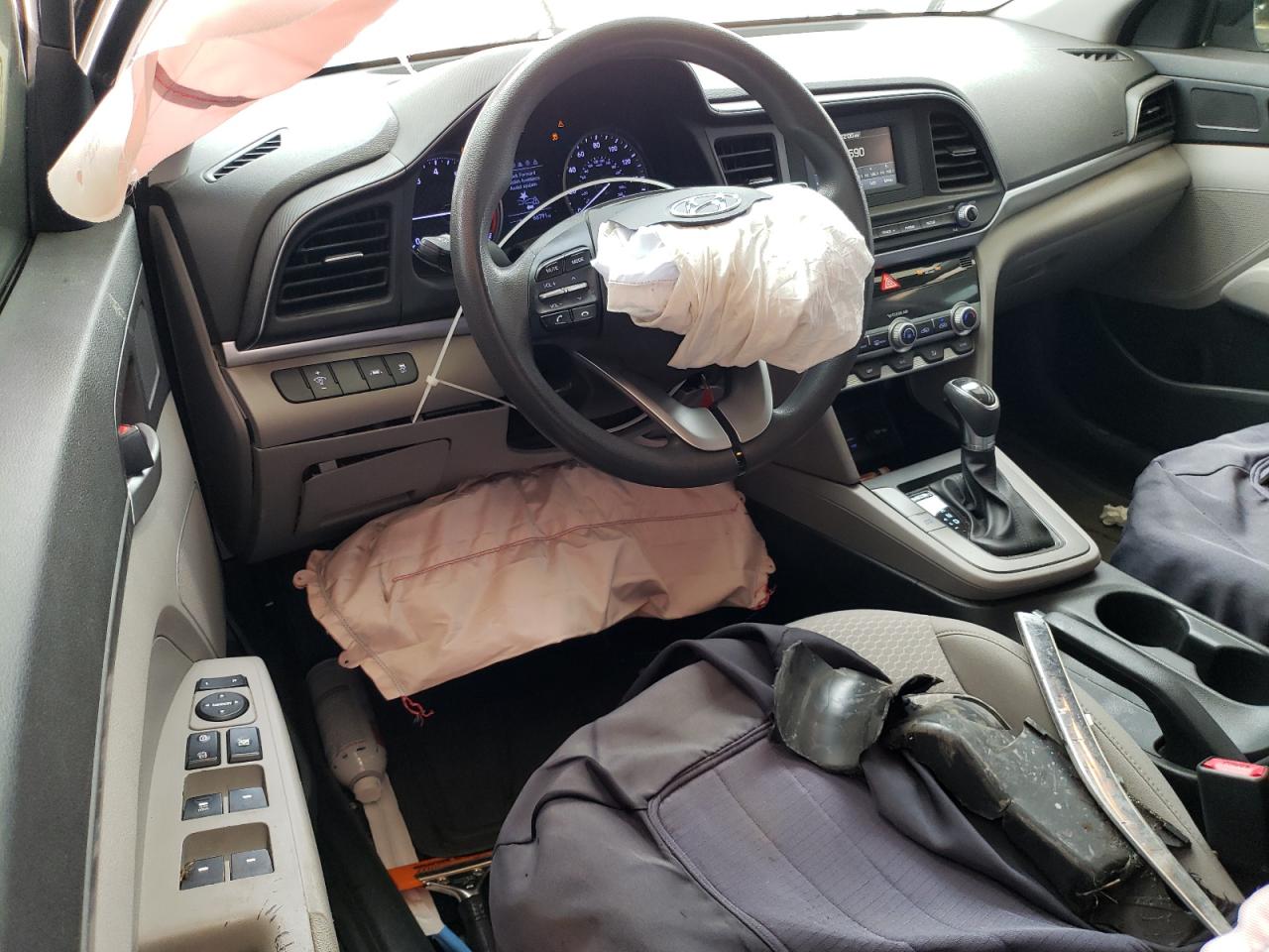 2020 HYUNDAI ELANTRA SE photo 15