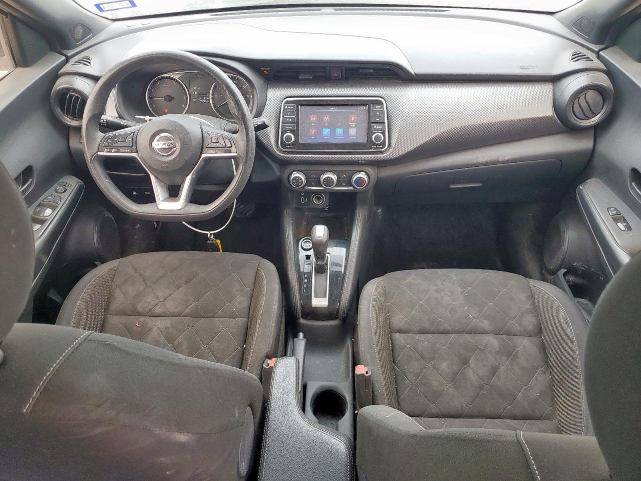 2019 NISSAN KICKS S photo 8