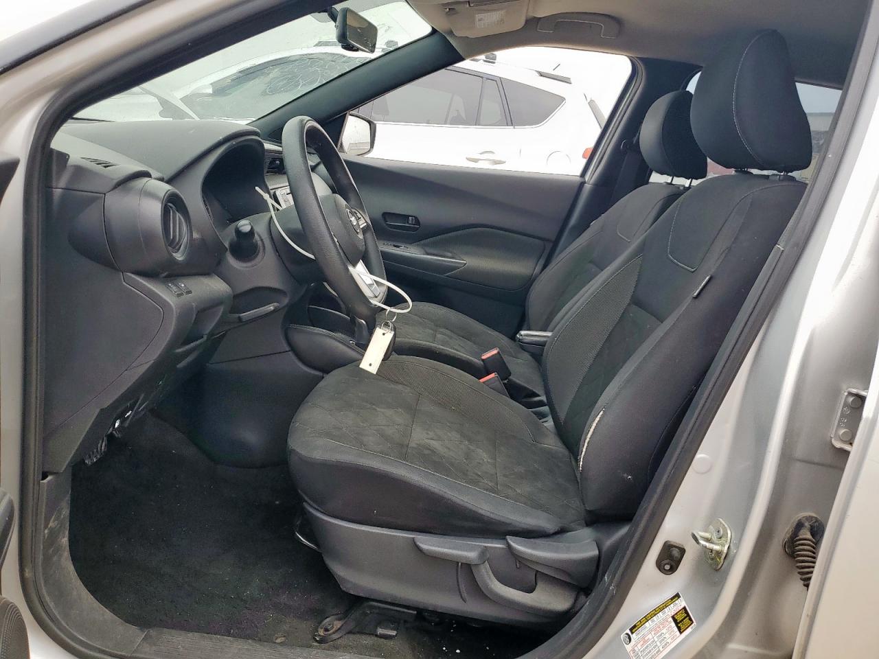 2019 NISSAN KICKS S photo 7